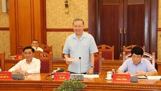 Tổng Bí thư, Chủ tịch nước Tô Lâm phát biểu chỉ đạo tại buổi làm việc với Ban Tổ chức Trung ương và các cơ quan liên quan về Đề án tổng kết Nghị quyết số 26-NQ/TW, ngày 19/5/2018 của Ban Chấp hành Trung ương Đảng khóa XII về "Tập trung xây dựng đội ngũ cán bộ các cấp, nhất là cấp chiến lược đủ phẩm chất, năng lực và uy tín, ngang tầm nhiệm vụ", tại Trụ sở Trung ương Đảng, chiều 26/8. Ảnh: Thống Nhất/TTXVN