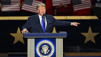 Tổng thống Trump muốn Mỹ duy trì lãi suất thấp nhất thế giới