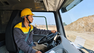 Người lao động gia nhập VinAlpha có cơ hội làm việc tại tại hơn 20 dự án thuộc các lĩnh vực nhà ở, hạ tầng - giao thông, năng lượng, công nghiệp trên toàn quốc (Ảnh: VinAlpha).