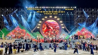 Bế mạc Ngày hội Văn hóa dân tộc Mông lần thứ IV