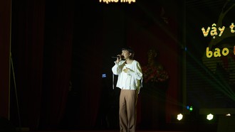 Em Ellata mang tới phần trình diễn ngọt ngào và sâu lắng tại Gala Vọng Đông 2025. (Ảnh: BTC)