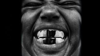 Album cover của "BULLY"