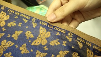 Định vị lụa Vạn Phúc trong hệ sinh thái công nghiệp văn hoá Việt Nam