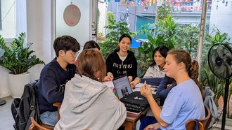 Không lớp học, không giáo trình: Soci Hub và cách người trẻ học ngoại ngữ bằng trải nghiệm thật