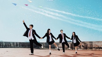 FOLD AND FLY: Những nếp gấp đưa thanh xuân K42 cất cánh 