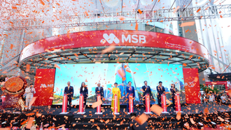 Ban Lãnh đạo MSB và khách mời thực hiện nghi thức khai trương Hội sở chính và Chi nhánh Sở