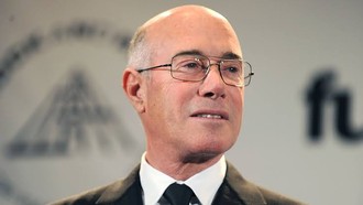 David Geffen, một trong những nhân vật được vinh danh nhân dịp kỷ niệm 25 năm của Rock & Roll Hall of Fame (Đại sảnh Danh vọng Rock & Roll), diễn ra tại khách sạn Waldorf Astoria (New York) ngày 15/3/2010. Ảnh: Stephen Lovekin/Getty Images.