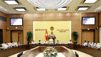 Chủ tịch Quốc hội Trần Thanh Mẫn phát biểu bế mạc Phiên họp thứ tư của ủy ban Thường vụ Quốc hội.
