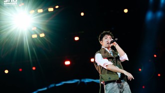 Rapper Mason Nguyễn đốt cháy sân khấu tại Sao Concert