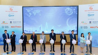 Nghi thức khai mạc Hội nghị Quốc tế thường niên Khu Công nghệ cao lần thứ 8 và Ngày Nghiên cứu và Đổi mới sáng tạo Vùng Đông Nam Bộ tại Trường Đại học FPT. (Ảnh: BTC)