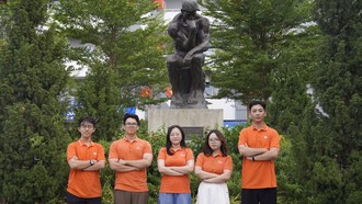 Nhóm sinh viên thực hiện công trình nghiên cứu.