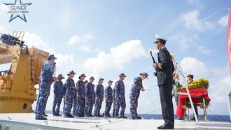 Tập 12 Sao Nhập Ngũ 2026: Châu Bùi, Minh Trang vật vã vì say sóng; dàn nghệ sĩ xúc động trước biển trời Tổ Quốc