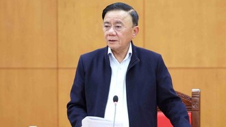 Đồng chí Trần Cẩm Tú, Uỷ viên Bộ Chính trị, Thường trực Ban Bí thư, Trưởng Tiểu ban Tổ chức phục vụ Đại hội XIV phát biểu chỉ đạo buổi làm việc.