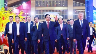 Thủ tướng Phạm Minh Chính đến dự Lễ bế mạc Hội chợ Mùa Xuân lần thứ nhất năm 2026. 