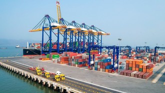 Xuất khẩu 2026: Áp lực từ "gió ngược" toàn cầu và lời giải tăng cường nội lực