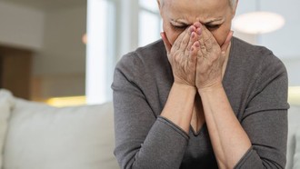 Hội chứng khiến 5% dân số không thể vượt qua nỗi đau mất người thân