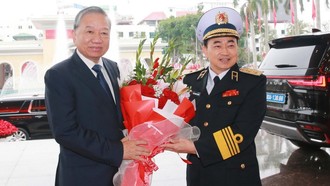 Lãnh đạo Quân chủng Hải quân đón Tổng Bí thư Tô Lâm. 