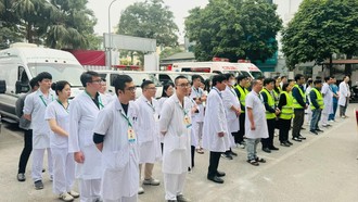 Nhân viên y tế trực xuyên suốt thời gian diễn ra bầu cử