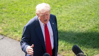 Tổng thống Trump yêu cầu Tehran "đầu hàng", cho rằng tân Lãnh tụ Tối cao Iran có thể đã chết