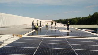 Xung đột Trung Đông thúc đẩy tiến trình chuyển dịch năng lượng tái tạo