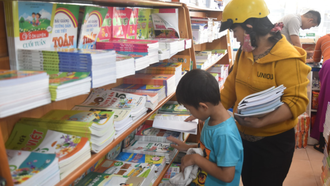 Đề xuất miễn phí sách giáo khoa trên toàn quốc từ năm học 2029-2030