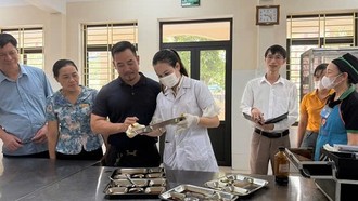 Yêu cầu giám sát, hậu kiểm chặt chẽ các bếp ăn tại trường học, bếp ăn tập thể