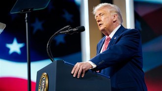 Tổng thống Trump tuyên bố Mỹ nên thu phí qua Eo biển Hormuz