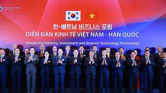 Thủ tướng Lê Minh Hưng và Tổng thống Hàn Quốc Lee Jae Myung cùng các đại biểu dự Diễn đàn kinh tế Việt Nam-Hàn Quốc.