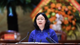 Đồng chí Bùi Thị Minh Hoài, Ủy viên Bộ Chính trị, Bí thư Trung ương Đảng, Bí thư Đảng ủy Mặt trận Tổ quốc, các đoàn thể Trung ương, Chủ tịch Ủy ban Trung ương Mặt trận Tổ quốc Việt Nam phát biểu nhận nhiệm vụ.
