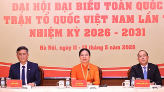 Bà Hà Thị Nga, Ủy viên Trung ương Đảng, Phó Chủ tịch-Tổng Thư ký Ủy ban Trung ương Mặt trận Tổ quốc Việt Nam trả lời các câu hỏi của các nhà báo. 