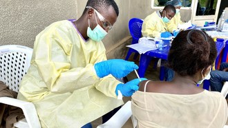 Khi nào thế giới có vaccine cho chủng Ebola mới?