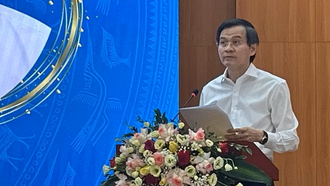 Phó Giáo sư-Tiến sỹ Đoàn Minh Huấn, Ủy viên Bộ Chính trị, Giám đốc Học viện Chính trị quốc gia Hồ Chí Minh phát biểu.