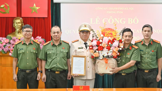 Cấp ủy, Ban Biên tập An ninh Thủ đô chúc mừng Trung tá Đỗ Trần Quân