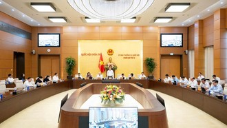 Khai mạc Phiên họp thứ tư của Ủy ban Thường vụ Quốc hội