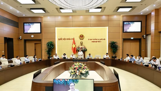 Chủ tịch Quốc hội Trần Thanh Mẫn phát biểu bế mạc Phiên họp thứ tư của ủy ban Thường vụ Quốc hội. 