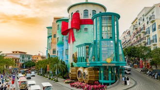 Quán cà phê ở Phú Quốc “đưa cả thị trấn lên trần nhà”