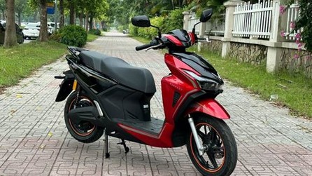 VinFast Kinet ghi điểm toàn diện với khả năng tăng tốc cực “bốc”, đổi pin trong 1 phút