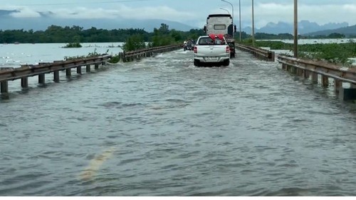 Nước sông Bùi dâng cao gây ngập sâu tại huyện Quốc Oai.