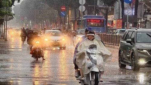Mưa lớn bao trùm nhiều khu vực trên cả nước
