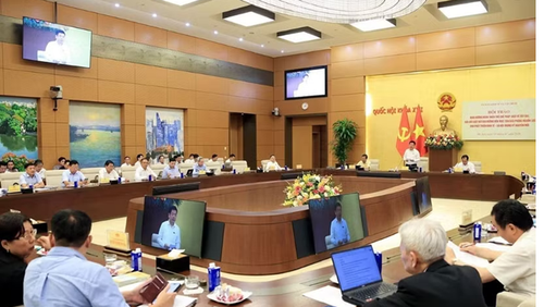 Phó Chủ tịch Quốc hội Nguyễn Hồng Diên chủ trì hội thảo. (Ảnh: Tuấn Anh/TTXVN)