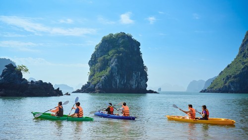 Vân Đồn kích hoạt “mỏ vàng” du lịch, đón 12 vạn du khách dịp lễ 30/4 - 1/5
