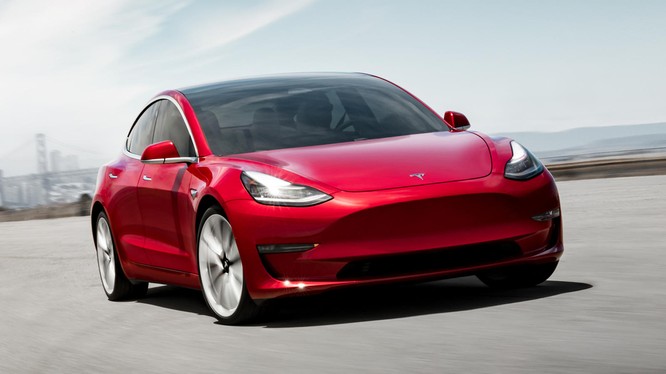 Có thể hack phần mềm để bẻ khoá tính năng nâng cao trên Tesla