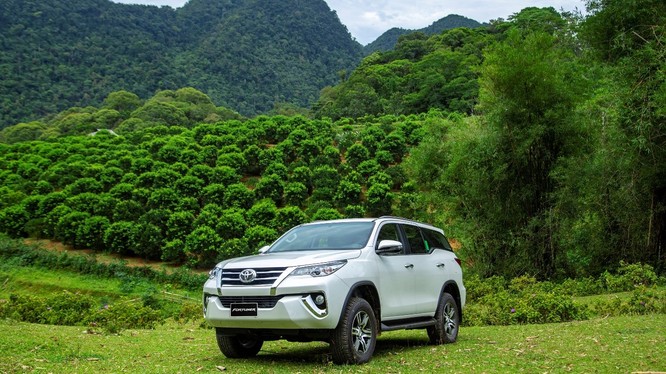 Khách hàng mua Toyota Fortuner tiếp tục nhận ưu đãi