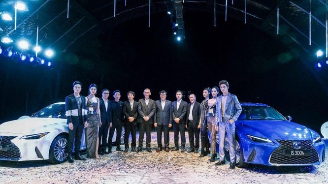 Lexus IS cập nhật phiên bản 2021 hoàn toàn mới