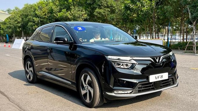 Vinfast triệu hồi 2.781 xe VF8