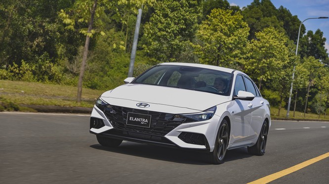 Triệu hồi Hyundai Elantra tại Việt Nam vì lỗi dây đai an toàn