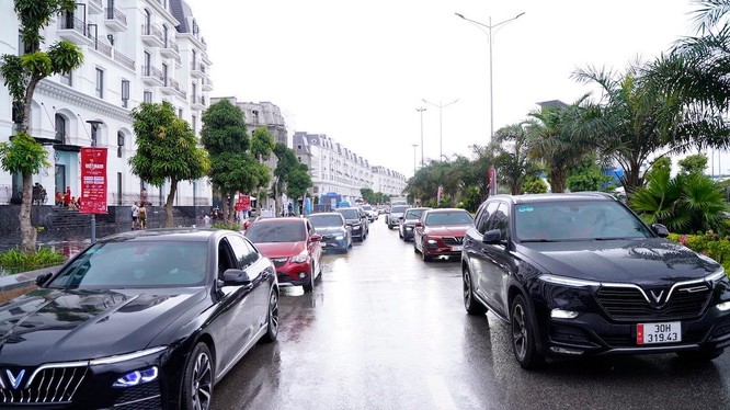 1.000 xe VinFast “chiếm sóng” sự kiện kỉ lục xếp bản đồ Việt Nam