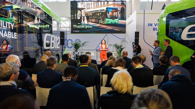 VinFast chính thức ra mắt hai mẫu xe buýt điện tại châu Âu