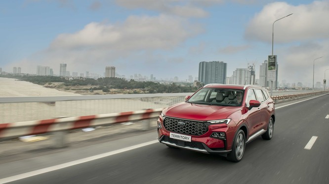 Territory giảm giá, cùng hàng loạt ưu đãi cho tất cả dòng xe Ford trong tháng 4