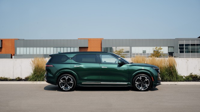 VinFast bàn giao gần 11.000 xe ô tô điện trong tháng 8 - Sẵn sàng bứt phá mùa mua sắm cuối năm